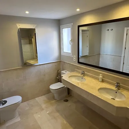 La Goleta * Μαρμπέλλα