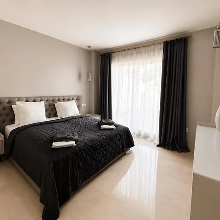 La Goleta Apartment *